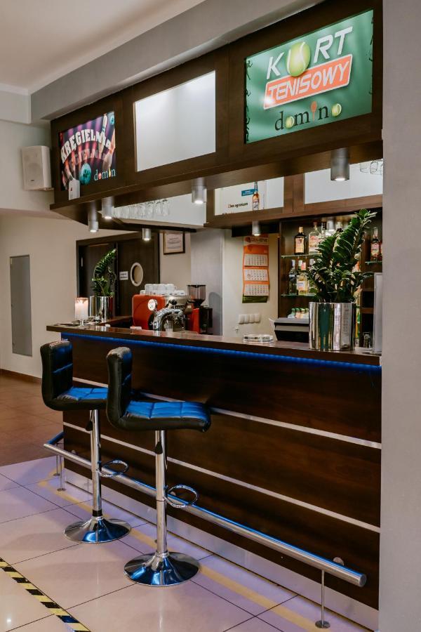 Hotel Domino Niemodlin ภายนอก รูปภาพ